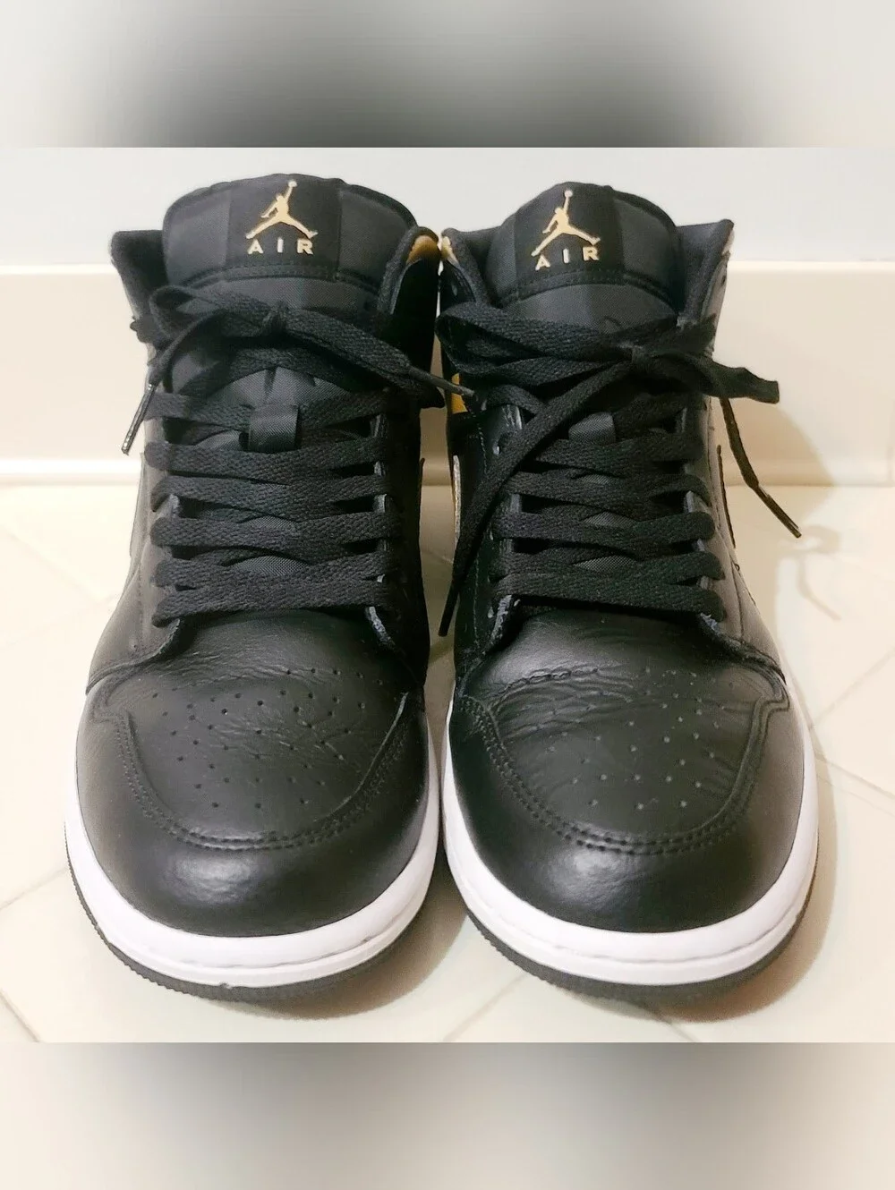 Air Jordan 1 Mid Black Metallic Gold Men's Size 9